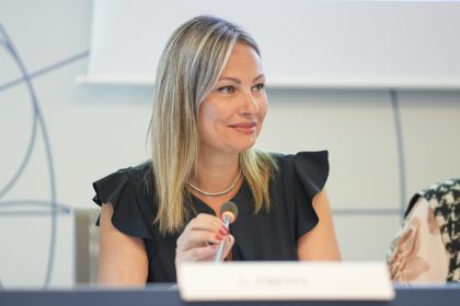 Simona Tironi assessore a istruzione, Formazione e Lavoro di Regione Lombardia a incontro su conciliazione famiglia e lavoro di donne e madri