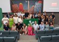 Foto di gruppo con le 16 nuove attività storiche di Sondrio