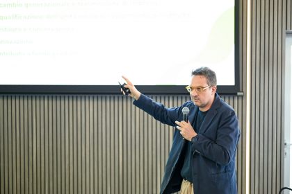 L'assessore Guido Guidesi durante il suo intervento