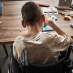 Approvato il Piano di formazione territoriale per le persone con disabilità Nella foto un bambino con problemi motori