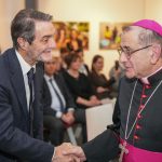 Il presidente Fontana con l'arcvivescovo di Milano Mario Delpini cui fa gli auguri per i 75 anni
