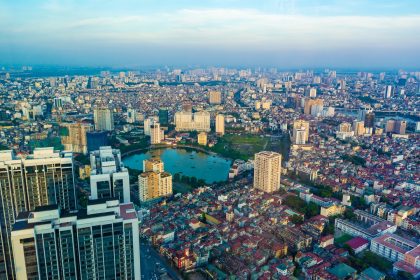 vista dall'alto della città di Hanoi per dare l'idea della visita di una delegazione vietnamita a Palazzo Lombardia per porre basi per sinergie virtuose