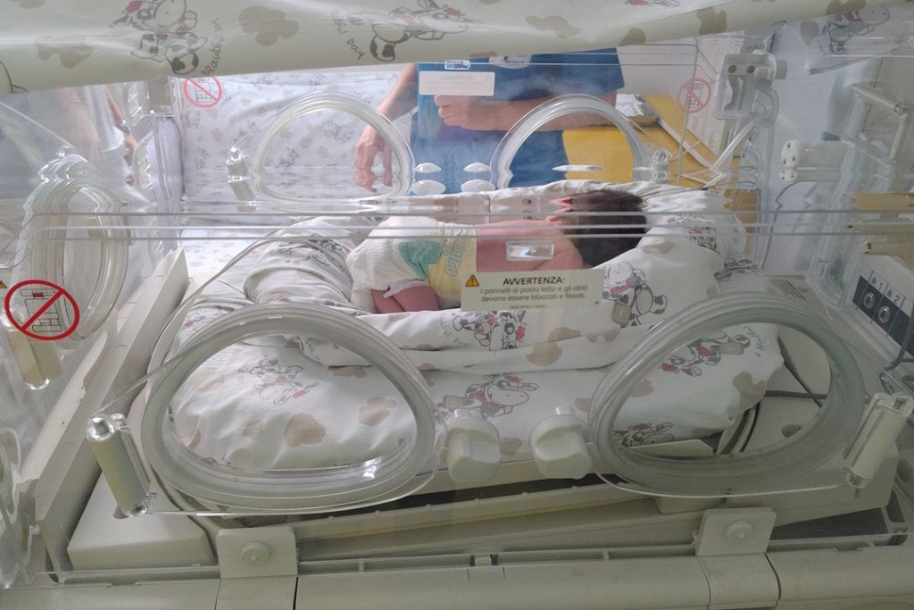 foto di uno dei 9 neonati del record di nascite all'ospedale di Magenta