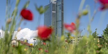 Nella foto Palazzo Lombardia, sede della Giunta di regione Lombardia, che saluta positivamente il via alle pre-intese Stato regioni