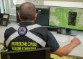 In foto un operatore di Protezione civile dentro la nuova sala inaugurata in memoria di Zamberletti
