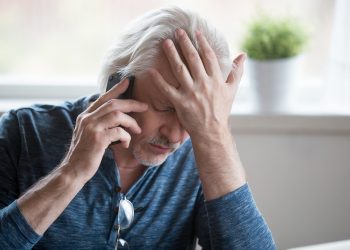 In foto un anziano truffato: ci sono anche misure dedicate a loro fra i progetti destinatari di risorse per il contrasto alla criminalità con progetti di prevenzione