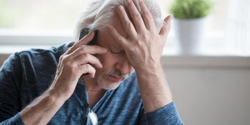 In foto un anziano truffato: ci sono anche misure dedicate a loro fra i progetti destinatari di risorse per il contrasto alla criminalità con progetti di prevenzione