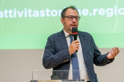 foto generica assessoreComazzi che nell'articolo commenta situazione dell'incendio del monte Goi