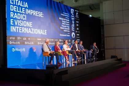 Palco Presidente Attilio Fontana convegno Meeting Rimini