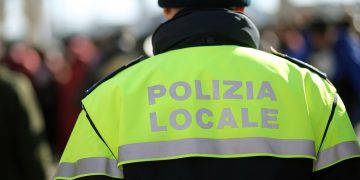 Solidarietà da presidente Fontana a Diego Monopoli, comandante della Polizia Locale di Rovellasca, rimasto gravemente ferito durante un controllo stradale.