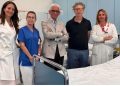 Policlinico di Milano cura un paziente affetto da Malattia Oculare Tiroidea con un farmaco specifico. La foto mostra degli specialisti in reparto con il paziente _Foto Policlinico di Milano