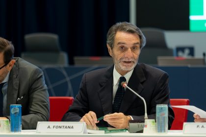 Il presidente Fontana durante un suo intervento. Immagine utilizzata per articolo premio ideale sportivo