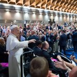 Al Meeting 2026 di Rimini quattro ragazzi del progetto 'On the Road' hanno fatto da scorta a Papa Leone XIV