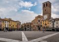 Piazza di Lodi con vista sulla Cattedrale. Immagine utilizzata per campagna di promozione Lombardia. _Shutterstuck 040826