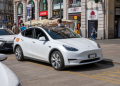 immagine di un taxi elettrico a milano per dare idea dei taxi green al centro della delibera dell'assessore Lucente