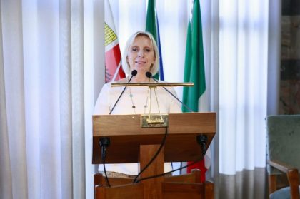 foto generica dell'assessore terzi che commenta nel comunicato la delibera sul nuovo ponte stradale tra Ostiglia e revere