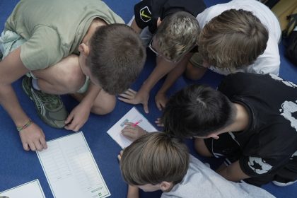immagine di laboratori con bambini durante edizione 2026 della sull'educazione alla sostenibilità ambientale