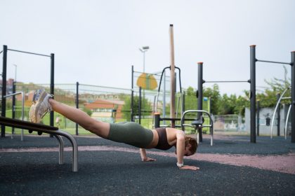Regione Lombardia investe nello sport all'aria aperta con il bando Aree Sportive Giovani, presentato dal sottosegretario Picchi
