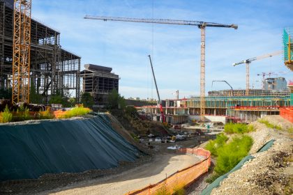 In foto il cantiere per la realizzazione della Città della Salute, il grande polo ospedaliero in costruzione sulle aree ex Falck a Sesto San Giovanni (Milano)