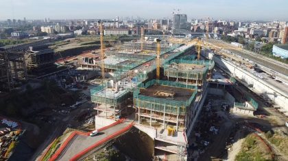 In foto il cantiere per la realizzazione della Città della Salute, il grande polo ospedaliero in costruzione sulle aree ex Falck a Sesto San Giovanni (Milano)