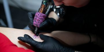 La Como Tattoo Convention porterà a Lariofiere oltre 400 artisti, che animeranno happening ed eventi dedicati ai disegni sulla pelle.