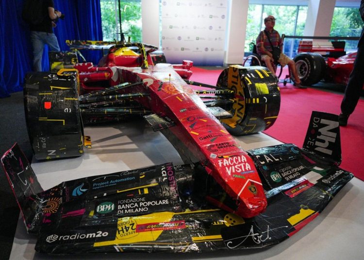 La conferenza stampa di presentazione del Gran Premio di Monza 2026 di Formula 1 Nella foto è presente la Ferrari che era in mostra durante la conferenza