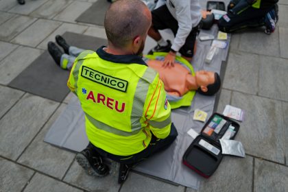 Un tecnico Areu nel corso della giornata organizzata da Regione Lombardia sulla sicurezza stradale