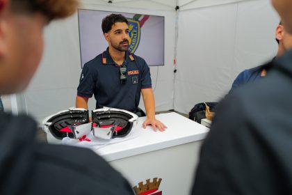 Evento di Regione Lombardia per la sicurezza stradale. Nella foto un poliziotto della Polizia di Stato