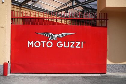 L'ingresso della Moto Guzzi a Mandello