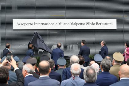 La scoperta dell'intitolazione Aeroporto Milano malpensa Silvio Berlusconi