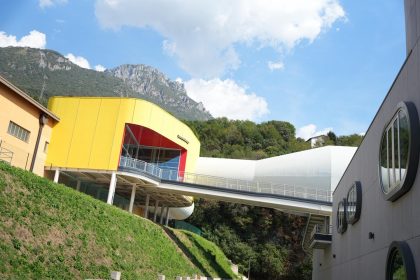 Lo stabilimento e il museo Moto Guzzi