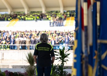 In foto una volontaria di Protezione civile: in occasione della ricorrenza di San Pio si celebra la Giornata di ringraziamento
