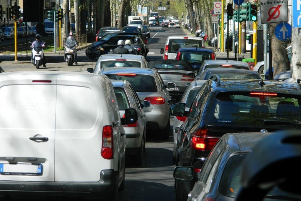 Decisa dal Consiglio dei ministri l'abolizione del bollo auto (foto giemmephoto / Shutterstock)