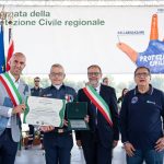 In foto l'assessore regionale alla Sicurezza e Protezione civile Romano La Russa nel corso della premiazione alla Giornata della protezione civile regionale