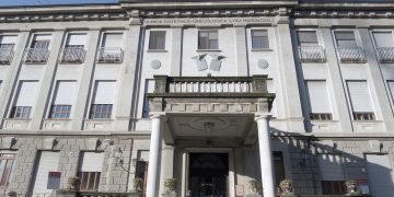 foto dell'ingresso della clinica Mangiagalli di Milano che ha festeggiato 120 anni durante un evento a cui ha partecipato anche assessore Bertolaso
