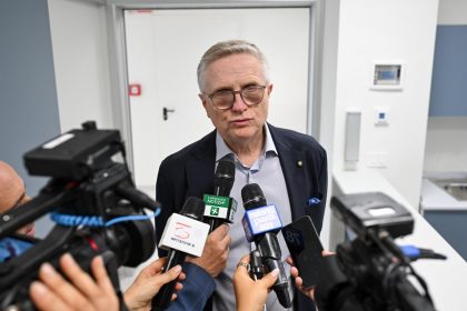 Zoli durante l'intervista all'ospedale Niguarda per l'inaugurazione delle nuove strutture