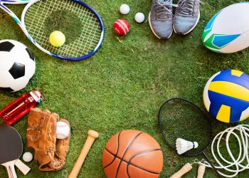 In foto un insieme di oggetti sportivi: il nuovo bando per le associazioni sportive vale 3,3 milioni di euro
