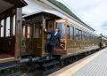 immagine generica dei treni storici lombardi con un capostazione
