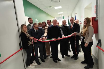 In foto l’assessore regionale Guido Bertolaso all’inaugurazione di strutture e case di comunità nel lodigiano