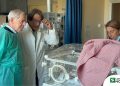 Il direttore di Niguarda, Stefano Martinelli (al centro), aggiorna sulle condizioni di Leone, il bambino ritrovato a Cinisello Balsano