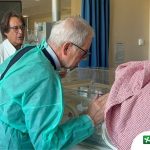 L'assessore Bertolaso in visita a Niguarda al bambino abbandonato che è in condizioni stabili