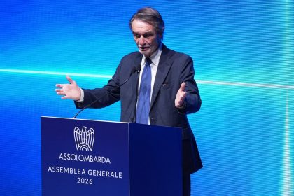 In foto la conferenza di Assolombarda al Teatro Dal Verme di Milano: il presidente della Regione Lombardia Attilio Fontana