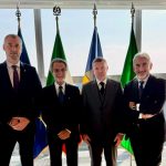 In foto il presidente della Regione Lombardia Attilio Fontana e il sottosegretario Cattaneo all’incontro con l’ambasciatore e il console dell’Ucraina