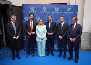 In foto la conferenza di Assolombarda al Teatro Dal Verme di Milano con i rappresentanti istituzionali, tra cui il presidente della Regione Lombardia Attilio Fontana
