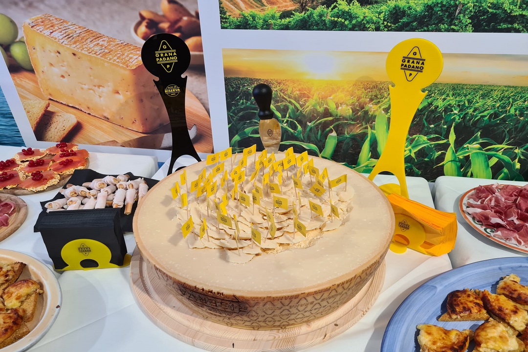 Grana Padano, con il Parmigiano Reggiano una della Dop più importanti a livello europeo e interessato dalla Dichiarazione di Mantova