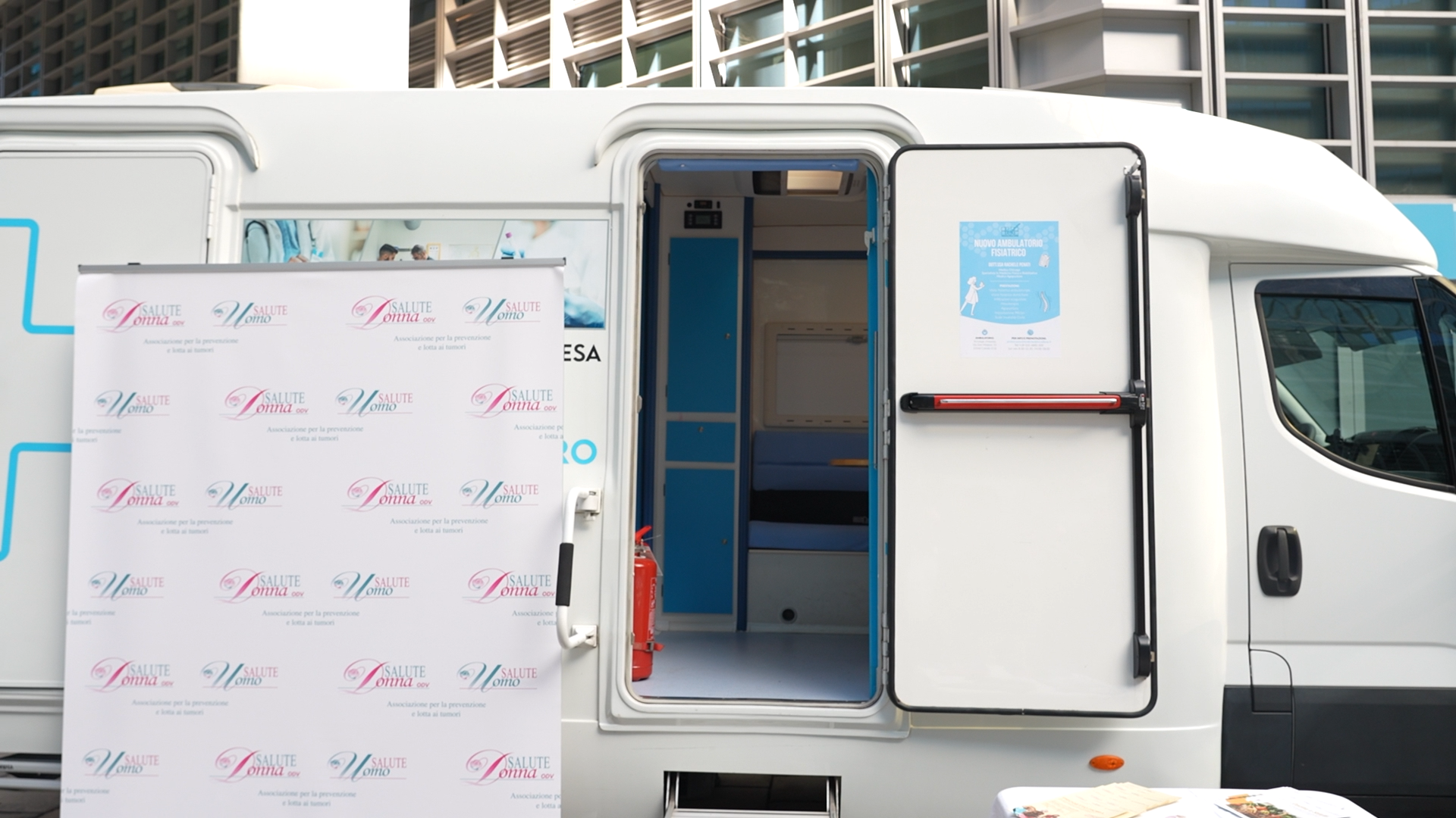Camper prevenzione tumore al seno in occasione di Ottobre Rosa in Lombardia