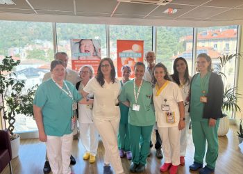Infermieri e medici dell'Ospedale Valduce di Como dove sono arrivati, in soli sei giorni 33 neonati, 16 dei quali concentrati nelle ultime 48 ore