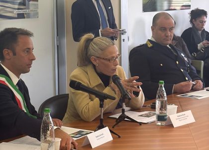 A Rozzano, nell'hinterland milanese, si è svolta una seduta della Commissione parlamentare d’inchiesta sulle condizioni di sicurezza delle città e delle periferie. In foto il sottosegretario alla Presidenza di Regione Lombardia con delega a Sport e Giovani Federica Picchi in un momento del suo intervento.