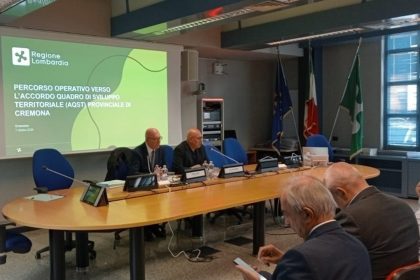 L'assessore Sertori con il vice segretario Pier Attilio Superti all'avvio dell'Aqst per Cremona