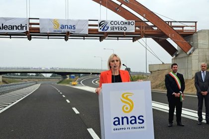 L’assessore regionale alle Infrastrutture e Opere pubbliche, Claudia Matia Terzi, interviene alla cerimonia di apertura al traffico della Variante di Casalpusterlengo sulla strada statale 9 ‘Via Emilia’